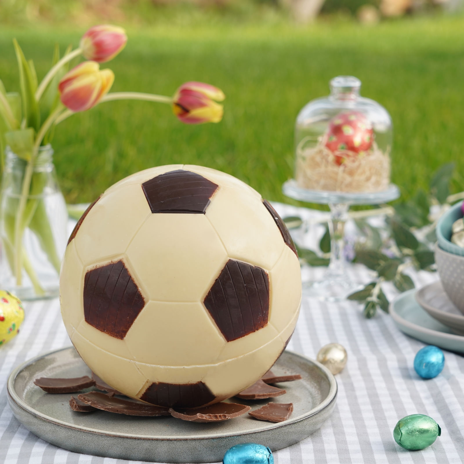 White Chocolate Soccer Ball 300g Simón Coll